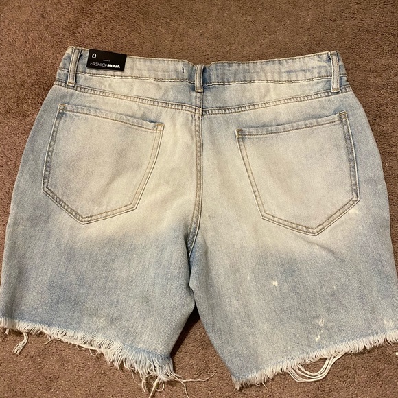 Fashion nova distressed shorts - Picture 5 of 5